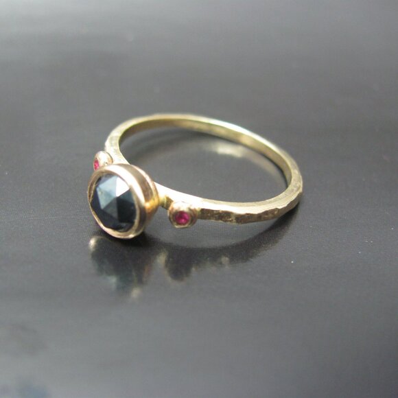 Diamonds ring. 14K solid yellow gold ring with a raond Gray diamond. - Picture 9 of 10